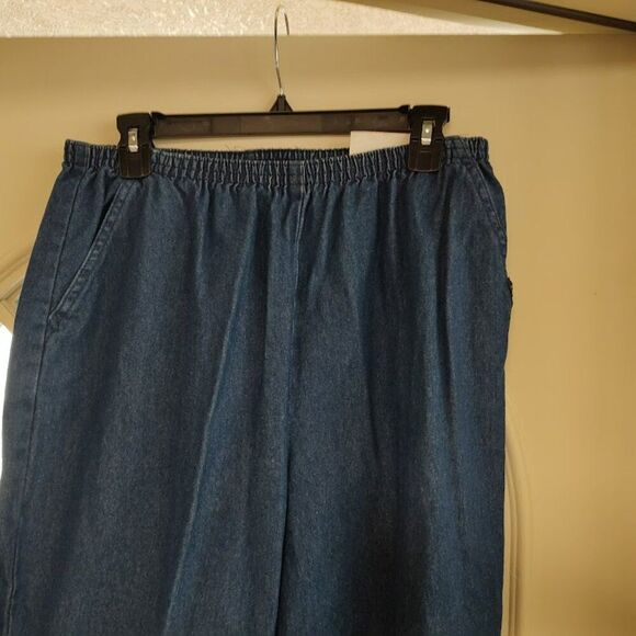 New Chic Blue Pull On Jeans Size Misses Women's 12 Average - Picture 2 of 3